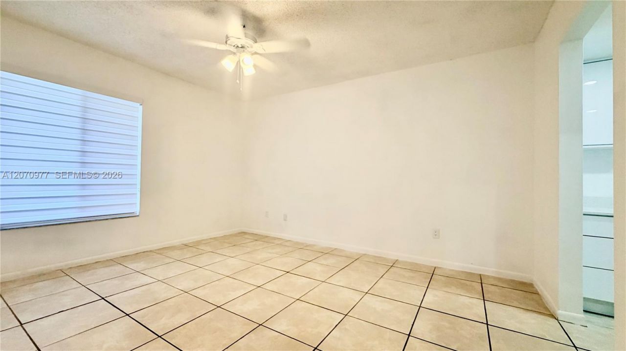 8615 NW 8th St , Unit 421, Miami, FL 33126 Photo