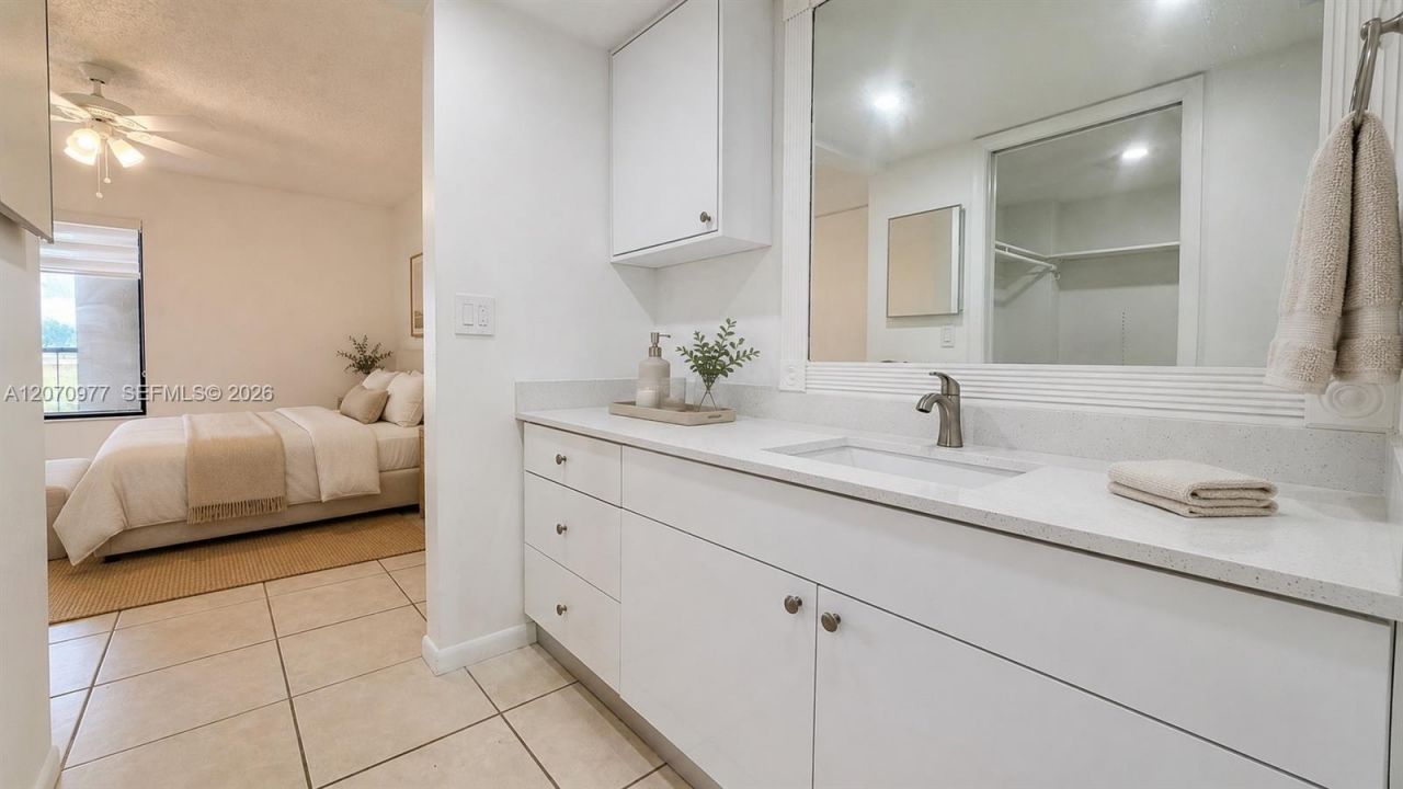 8615 NW 8th St , Unit 421, Miami, FL 33126 Photo