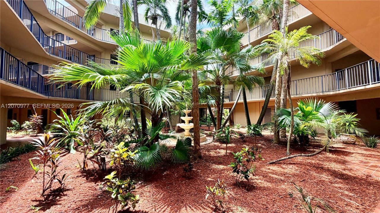 8615 NW 8th St , Unit 421, Miami, FL 33126 Photo