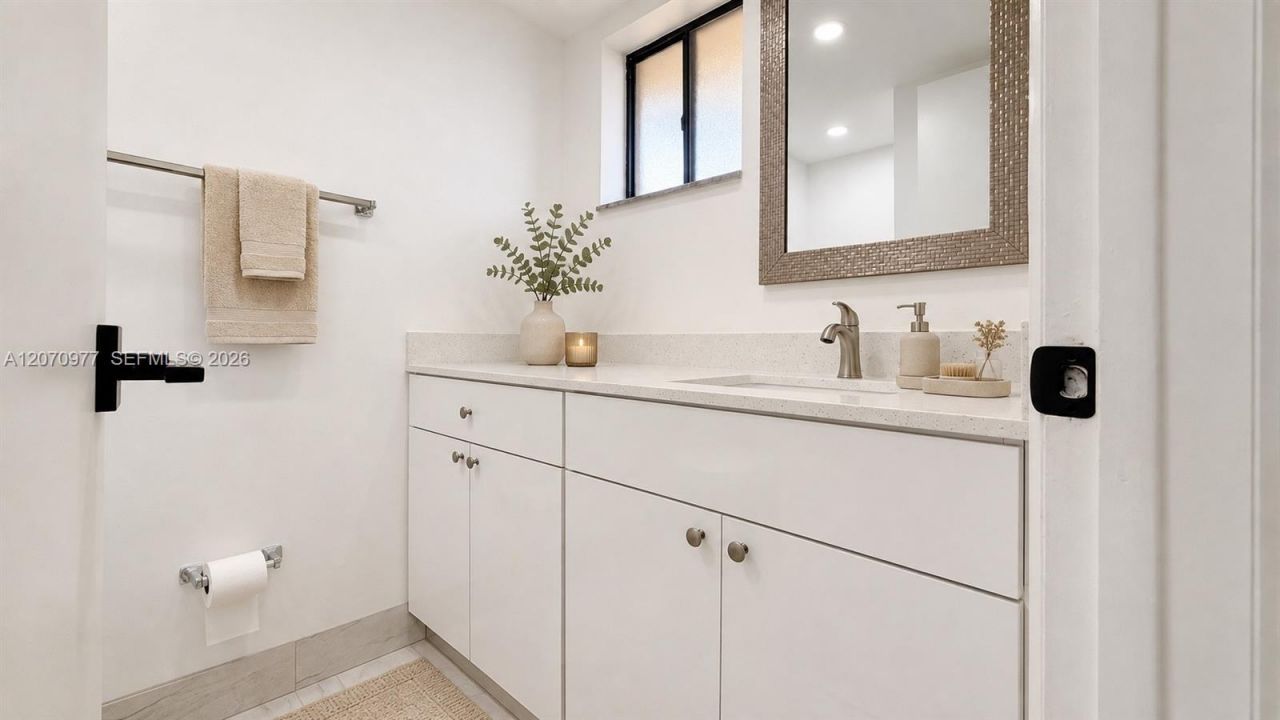 8615 NW 8th St , Unit 421, Miami, FL 33126 Photo