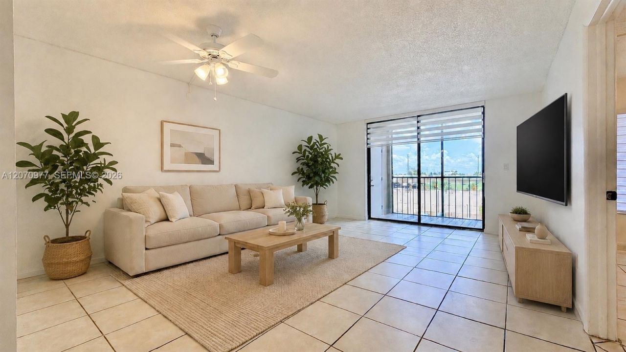 8615 NW 8th St , Unit 421, Miami, FL 33126 Photo