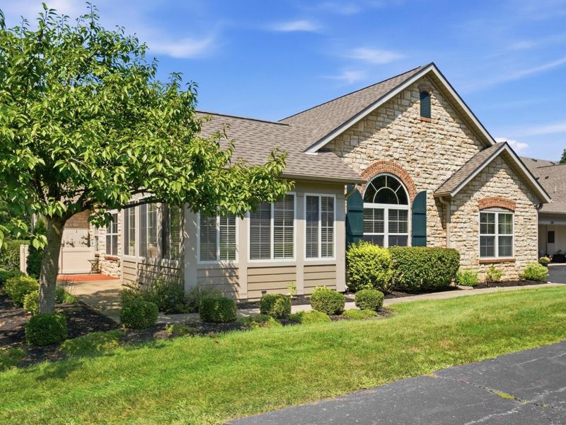 557 Ruttington Lane , Westerville, OH 43082 Photo 2