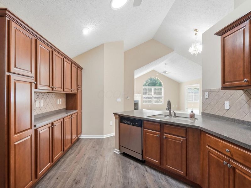 557 Ruttington Lane , Westerville, OH 43082 Photo 28