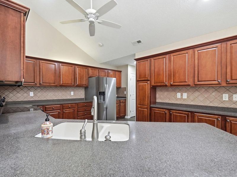 557 Ruttington Lane , Westerville, OH 43082 Photo 32