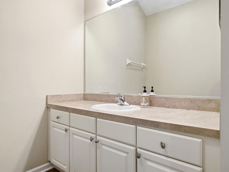 557 Ruttington Lane , Westerville, OH 43082 Photo 46