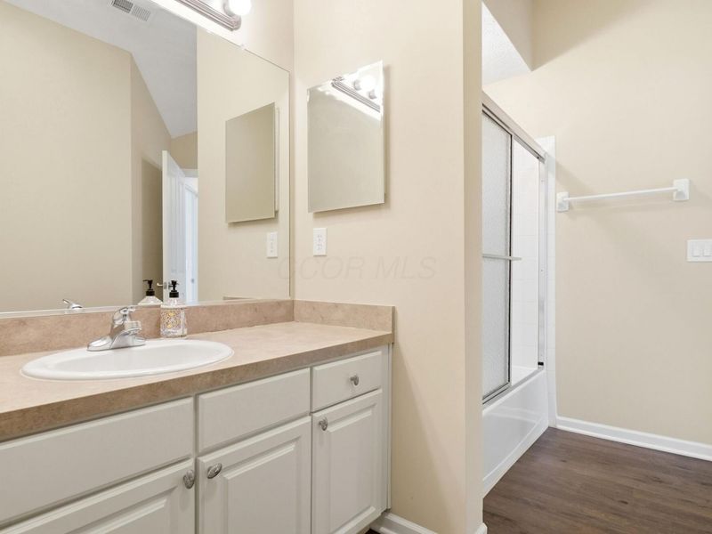 557 Ruttington Lane , Westerville, OH 43082 Photo 47