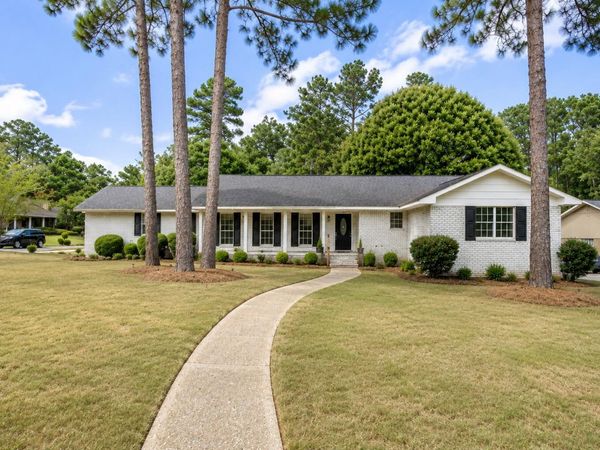 119 Bellair Dr., Hattiesburg, MS 39402