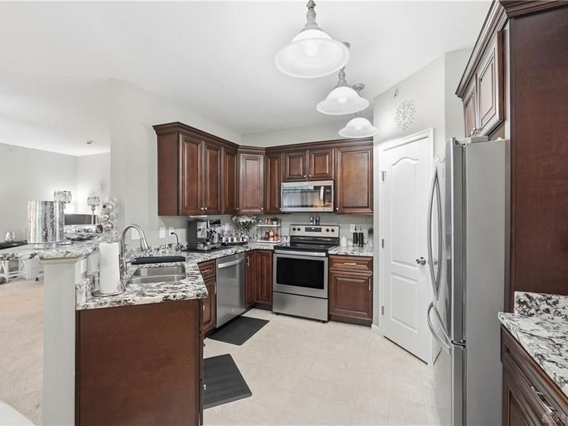 7464 Bridge Point Drive, Unit 14-203, Cincinnati, OH 45248 Photo 13