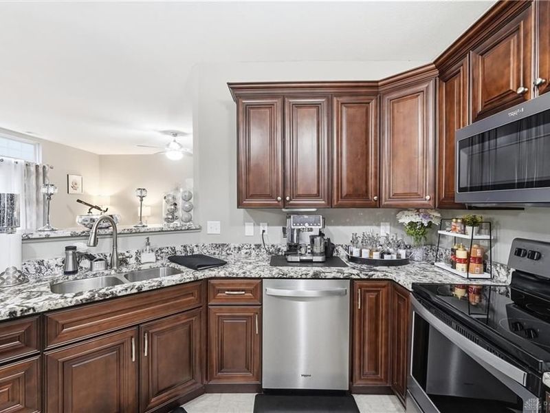 7464 Bridge Point Drive, Unit 14-203, Cincinnati, OH 45248 Photo 14