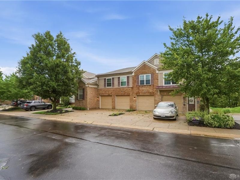 7464 Bridge Point Drive, Unit 14-203, Cincinnati, OH 45248 Photo 2