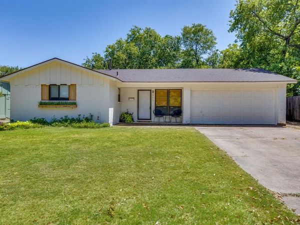 405 Lena Lane, Burleson, TX 76028