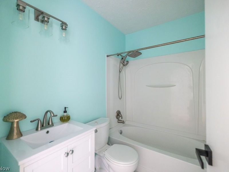 2445 Olentangy Drive, Akron, OH 44333 Photo 32