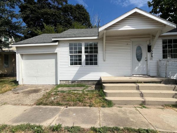 508 E Cale Street , Monett, MO 65708