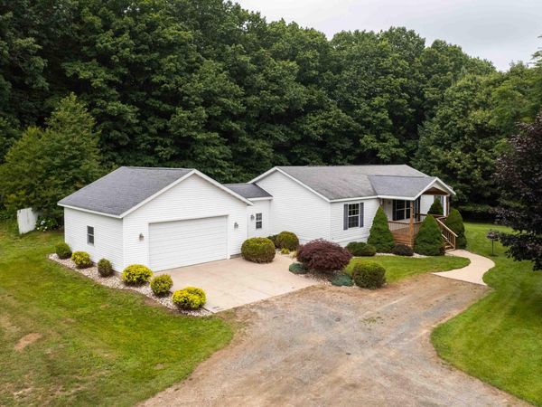 5891 S 44th Avenue, New Era, MI 49446