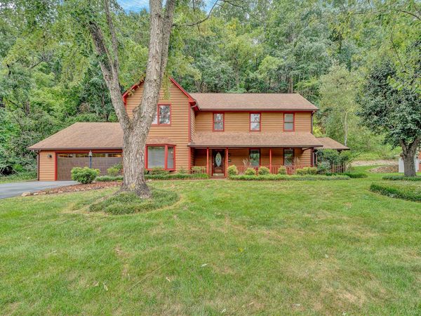 5864 Lakemont DR, Roanoke, VA 24018