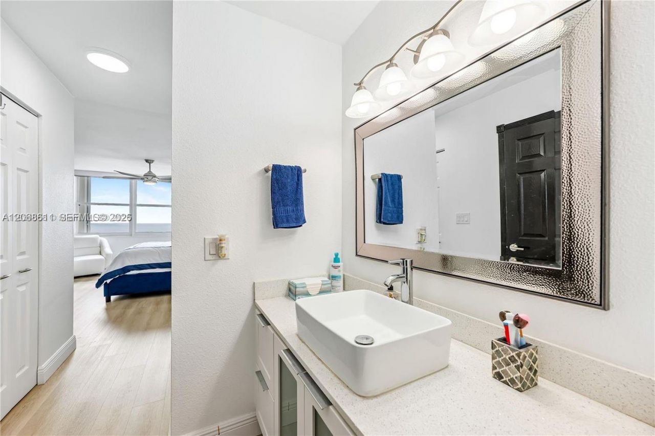 2201 S Ocean Dr, Unit 2202, Hollywood, FL 33019 Photo