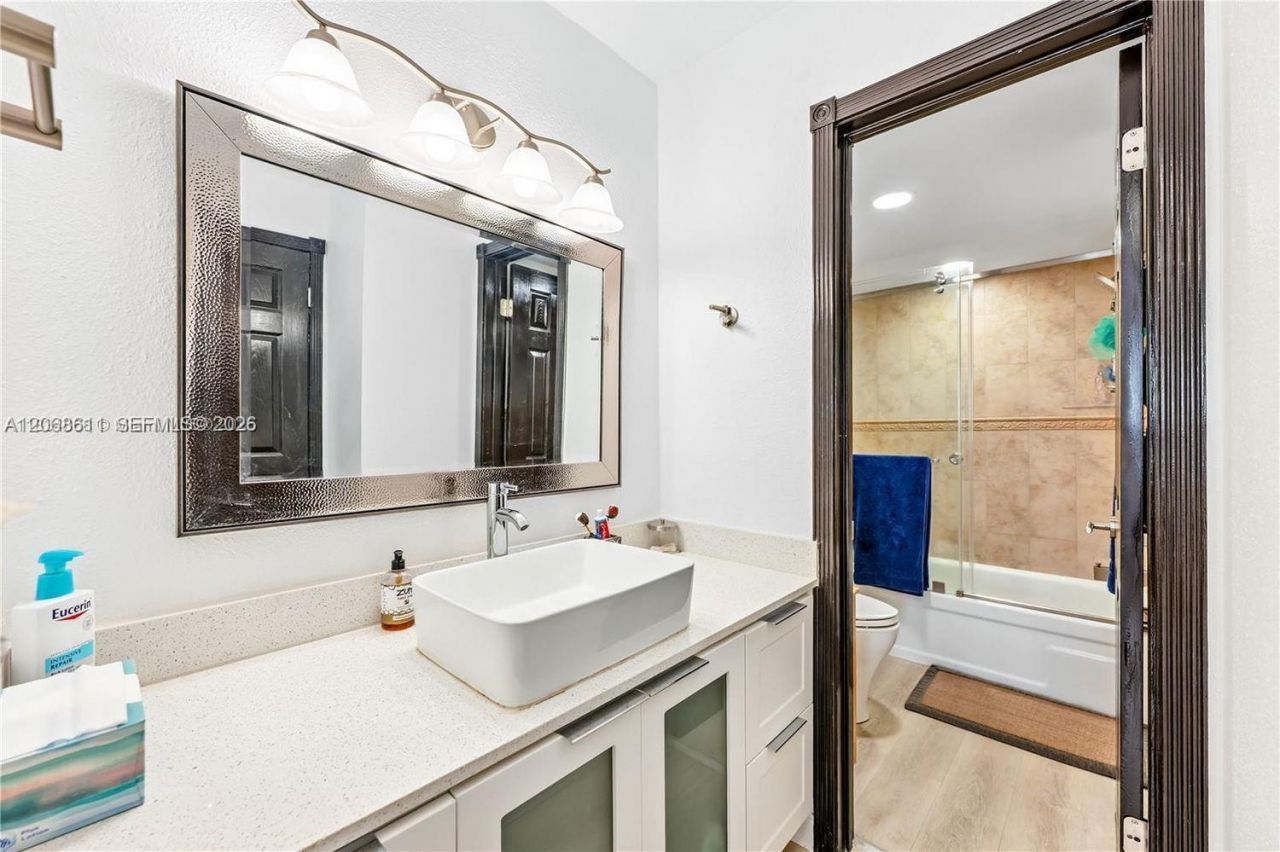 2201 S Ocean Dr, Unit 2202, Hollywood, FL 33019 Photo