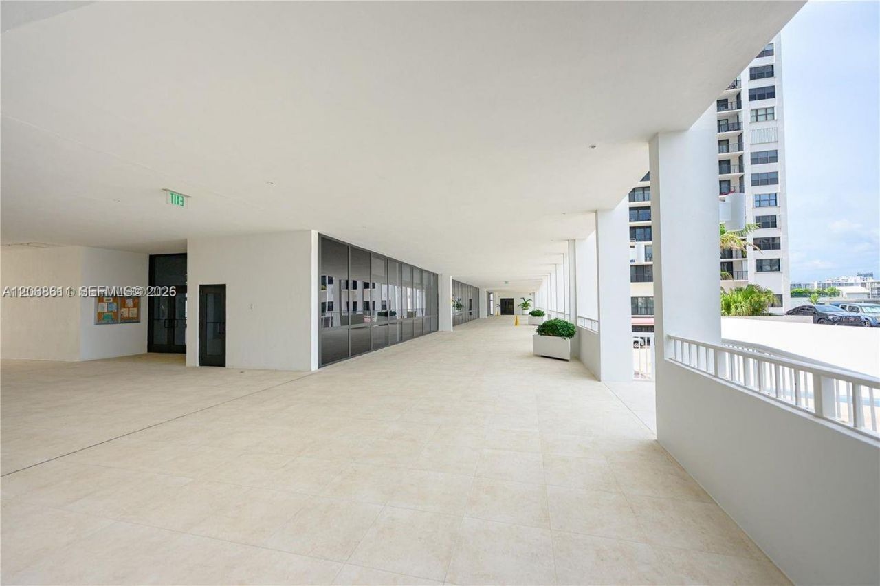 2201 S Ocean Dr, Unit 2202, Hollywood, FL 33019 Photo