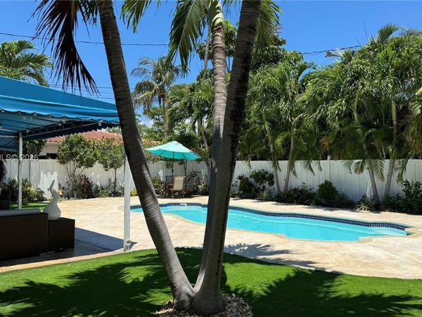 1611 71st St , Miami Beach, FL 33141