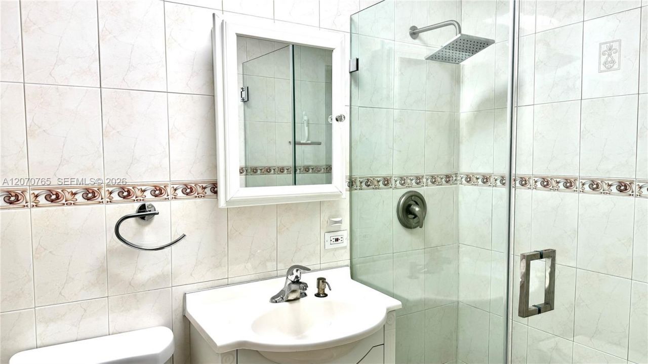 1611 71st St, Miami Beach, FL 33141 Photo
