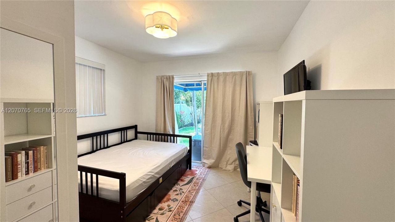 1611 71st St, Miami Beach, FL 33141 Photo