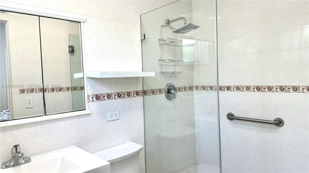 1611 71st St, Miami Beach, FL 33141 Photo