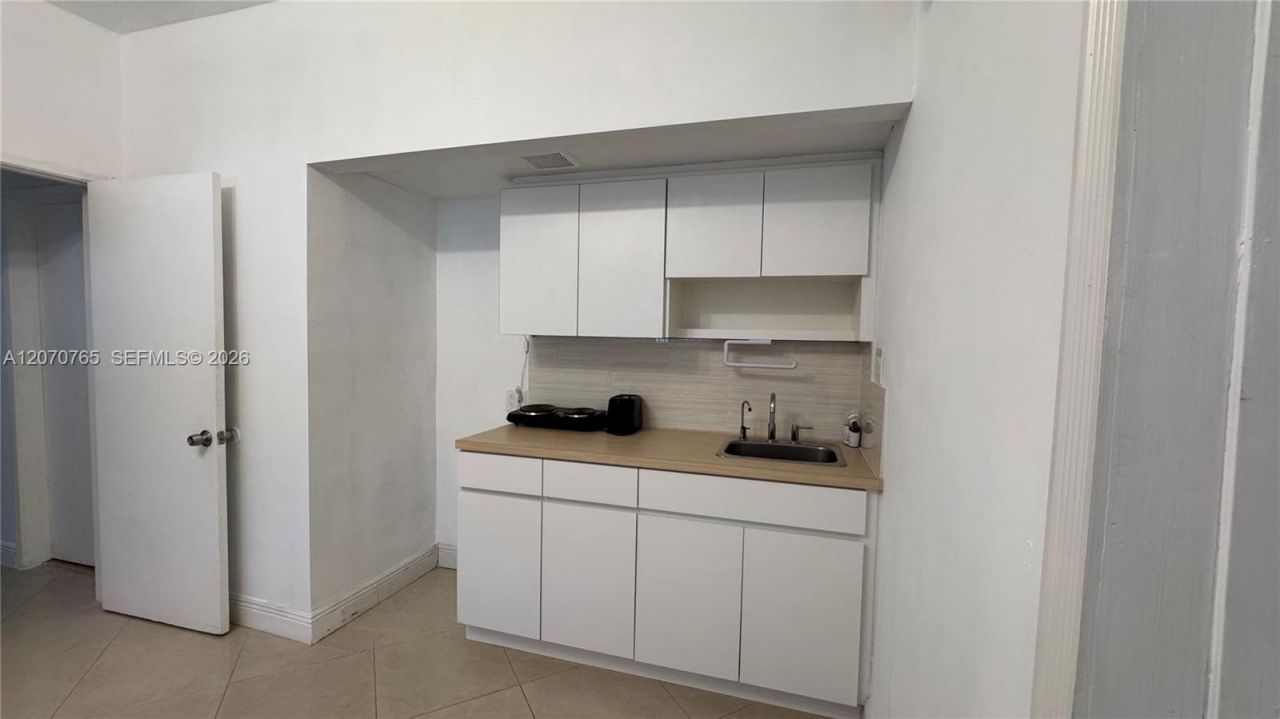 1611 71st St, Miami Beach, FL 33141 Photo