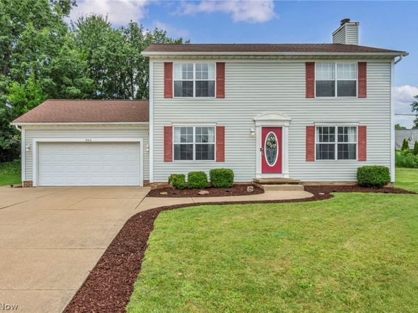 1062 McShane Drive, Cuyahoga Falls, OH 44221