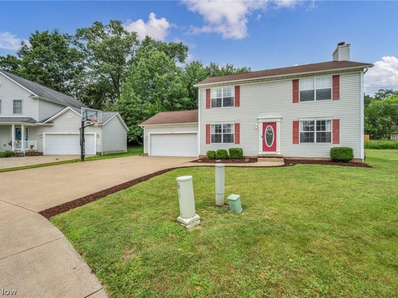 1062 McShane Drive, Cuyahoga Falls, OH 44221 Photo 3