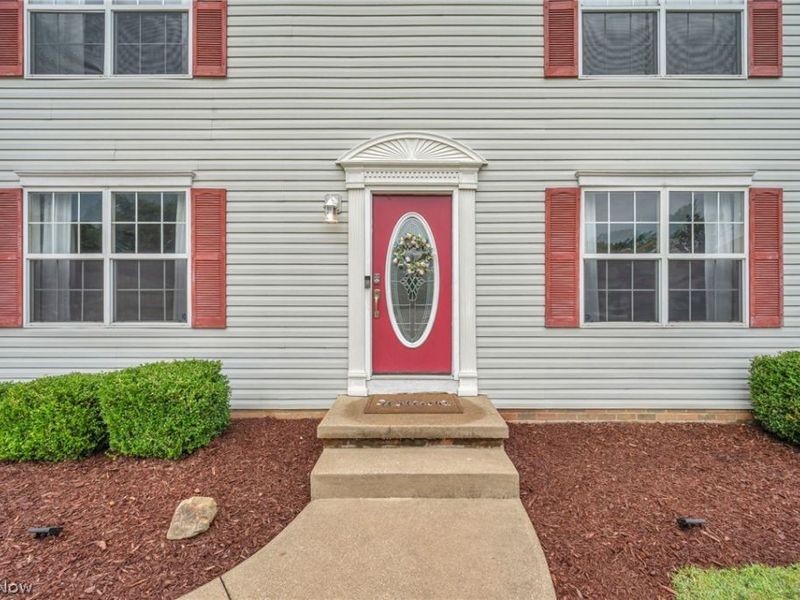 1062 McShane Drive, Cuyahoga Falls, OH 44221 Photo 4