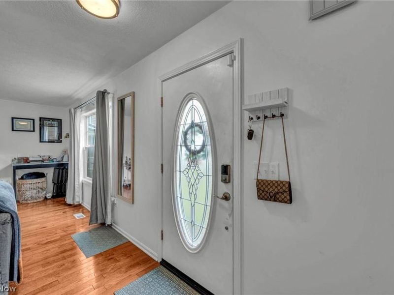1062 McShane Drive, Cuyahoga Falls, OH 44221 Photo 5