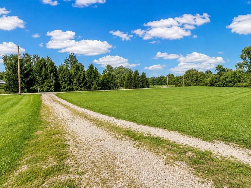 5653 Duncan Road SW, Lancaster, OH 43130 Photo 2