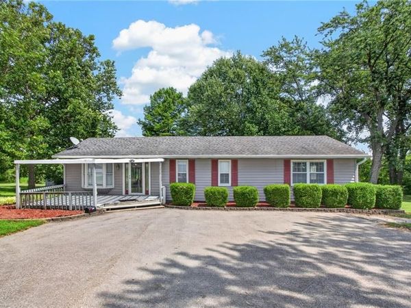 21405 S Harper Road, Peculiar, MO 64078
