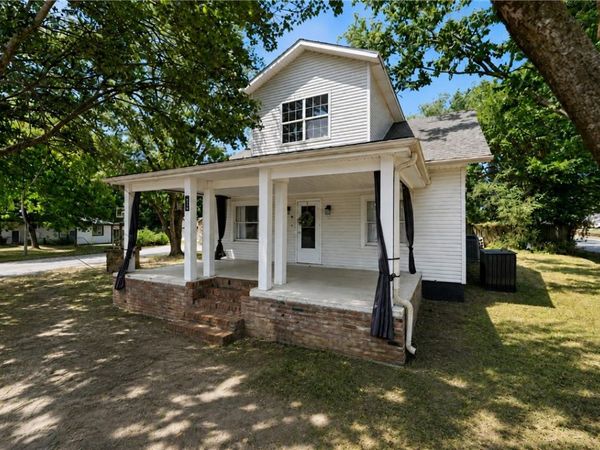 218 Kate Smith Street , Prairie Grove, AR 72753