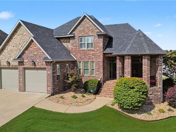 5500 S Lancaster Drive , Rogers, AR 72758