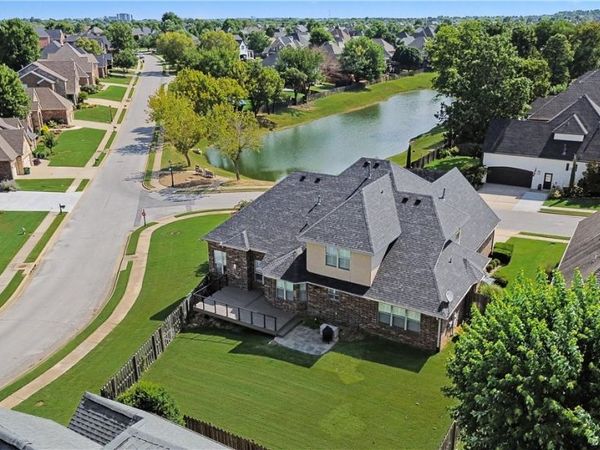 5500 S Lancaster Drive, Rogers, AR 72758