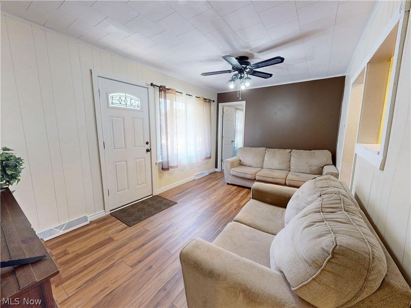 435 2nd Street SE, Brewster, OH 44613 Photo 4