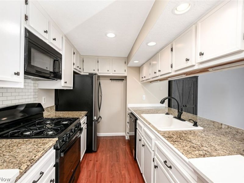 1033 Sunhaven Drive, Medina, OH 44256 Photo 8