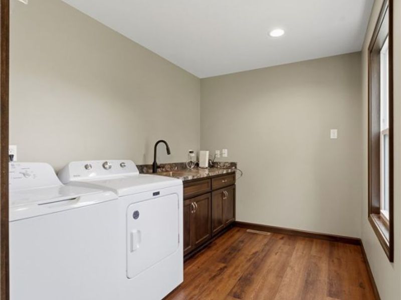 427 W Oak Street, Orrville, OH 44667 Photo 12