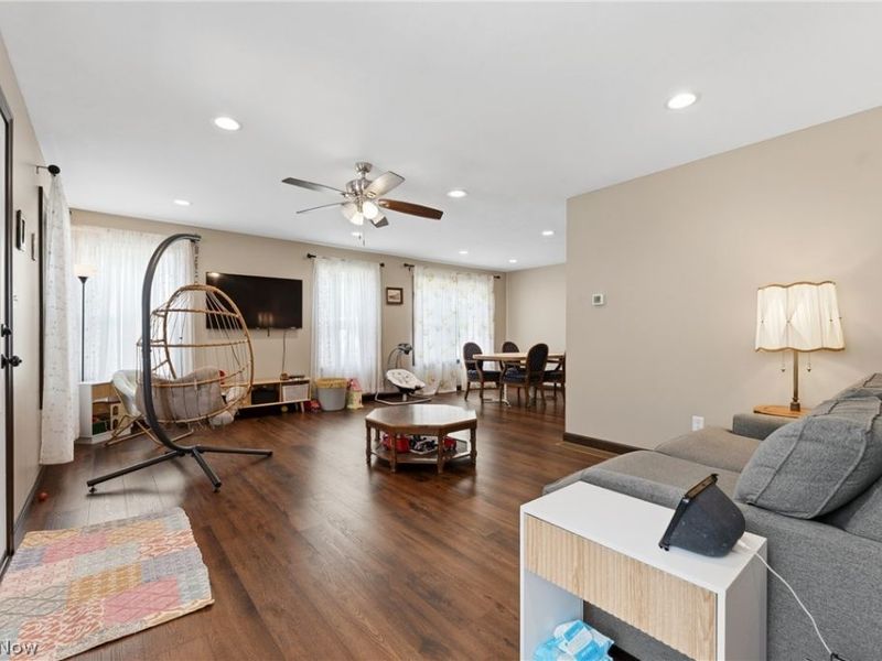 427 W Oak Street, Orrville, OH 44667 Photo 5