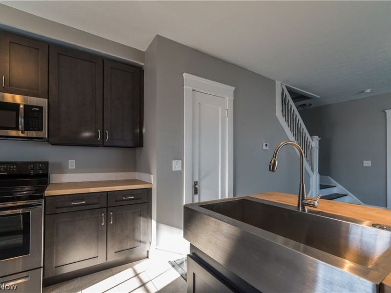 2970 Edgehill Road, Cleveland Heights, OH 44118 Photo 10