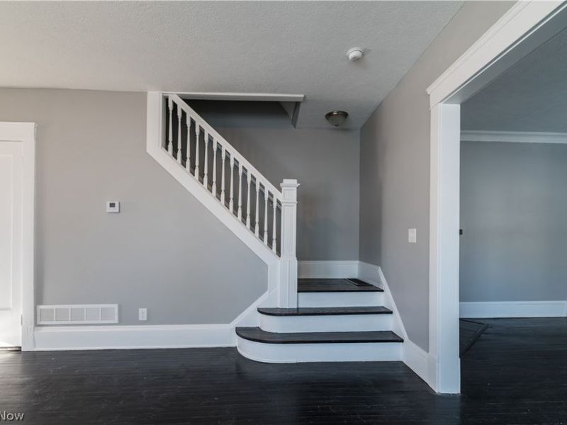 2970 Edgehill Road, Cleveland Heights, OH 44118 Photo 6