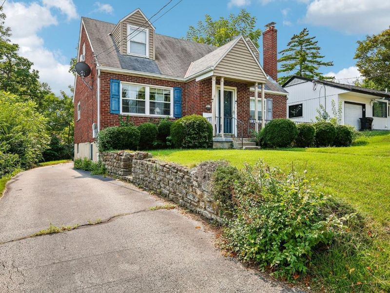 3419 Ferncroft Drive, Cincinnati, OH 45211 Photo 2