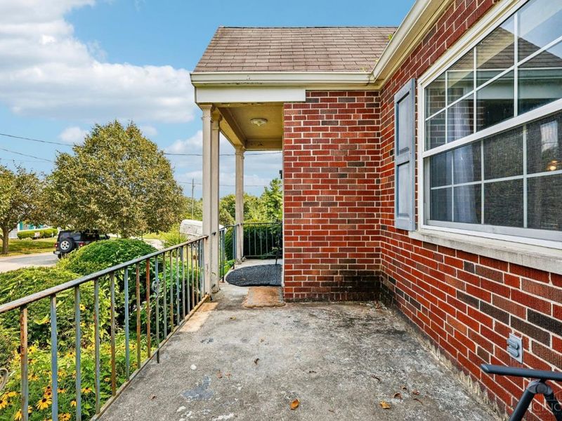3419 Ferncroft Drive, Cincinnati, OH 45211 Photo 4