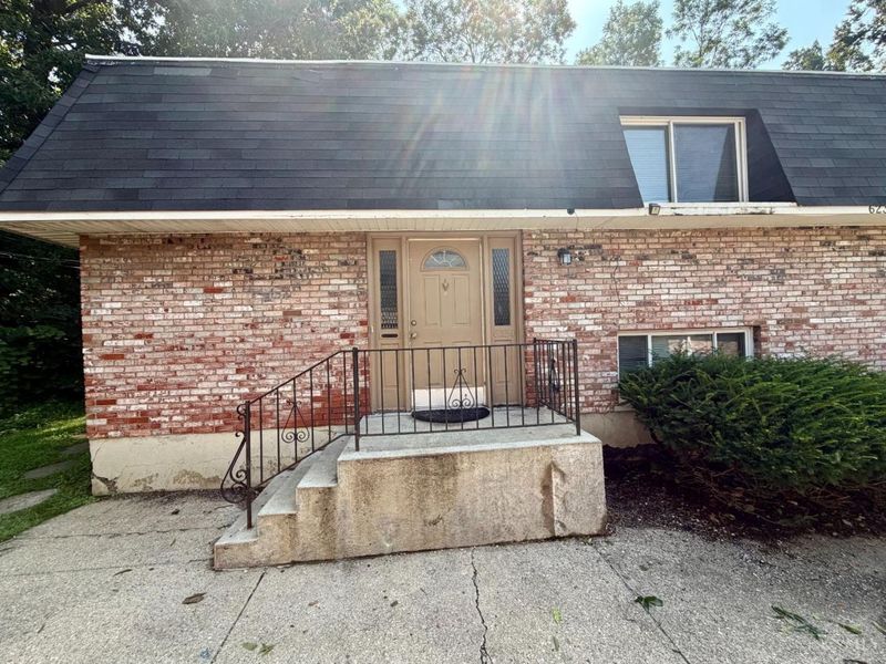 6230 Ridgeacres Drive, Unit J1, Golf Manor, OH 45237 Photo 1