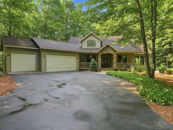 982 Shamrock Lane, Traverse City, MI 49696