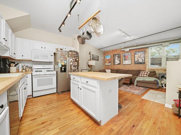 1834 Ridge Avenue , Unit 102, Evanston, IL 60201