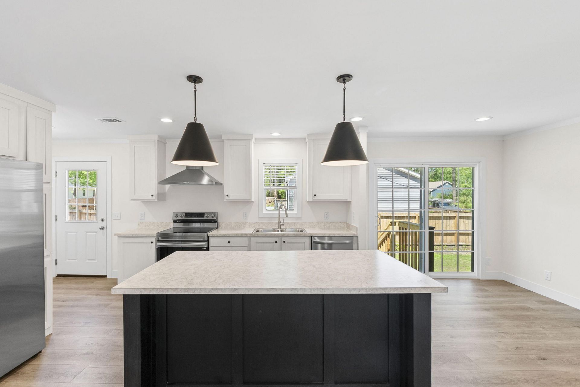 6105 Fox Drive Photo 5