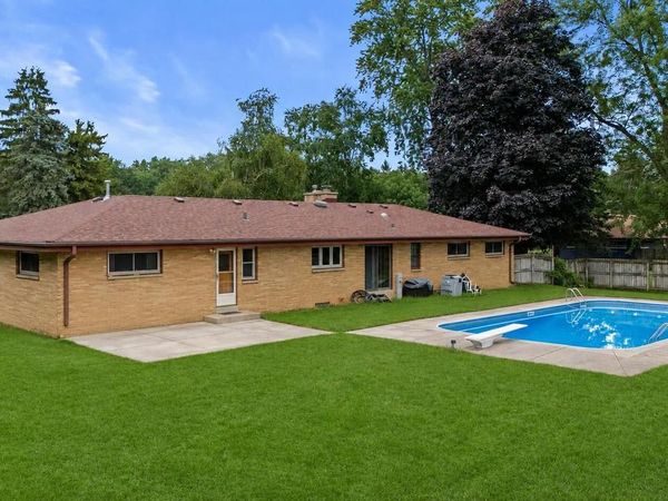 N56W15799 Bette DRIVE, Menomonee Falls, WI 53051
