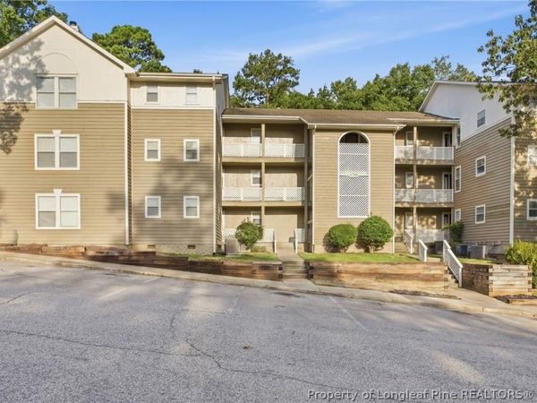 6792-17 Willowbrook Drive, Fayetteville, NC 28314